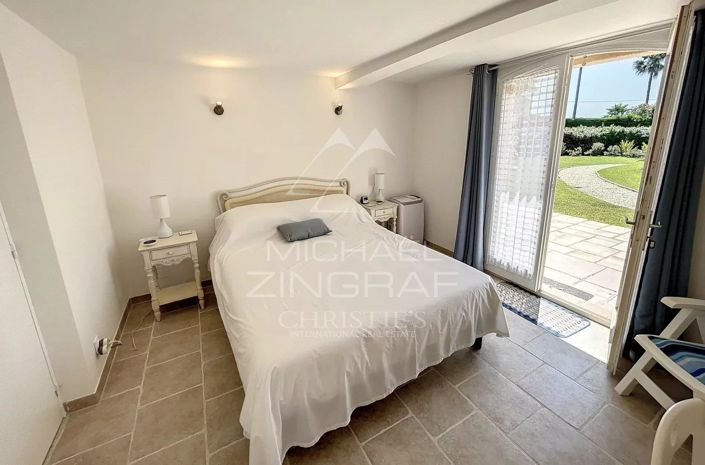 Image No.10-5 Bed House for sale