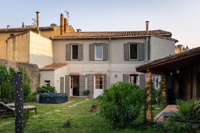 5 Bed House for sale