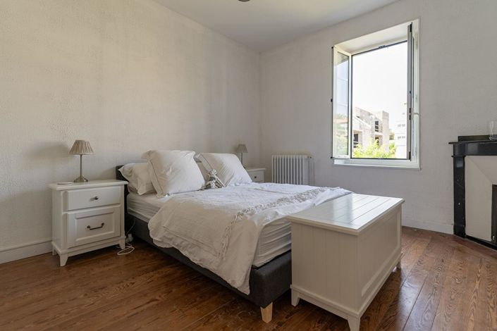 Image No.10-5 Bed House for sale