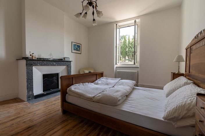 Image No.11-5 Bed House for sale