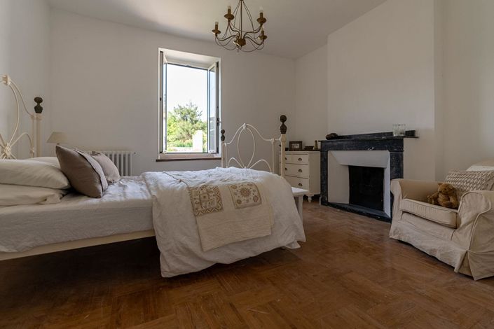 Image No.12-5 Bed House for sale