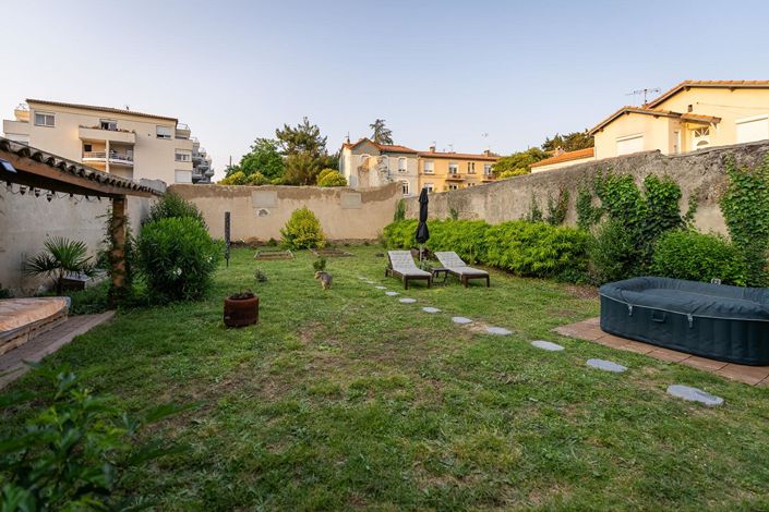 Image No.3-5 Bed House for sale