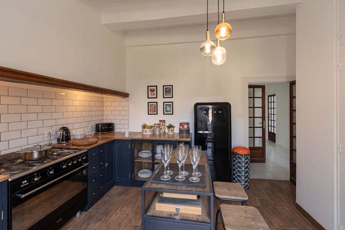 Image No.8-5 Bed House for sale