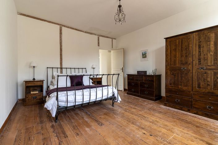 Image No.9-5 Bed House for sale