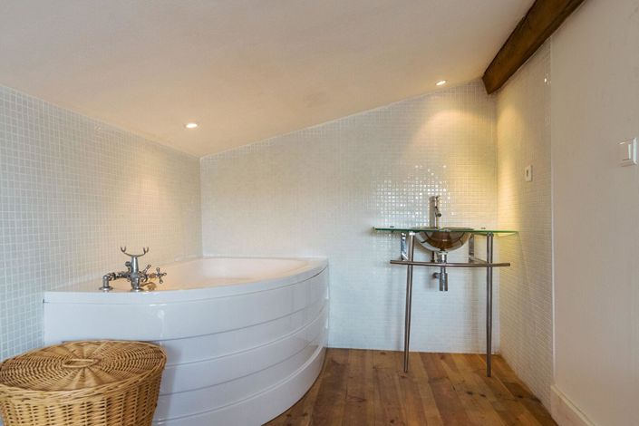 Image No.14-4 Bed House for sale