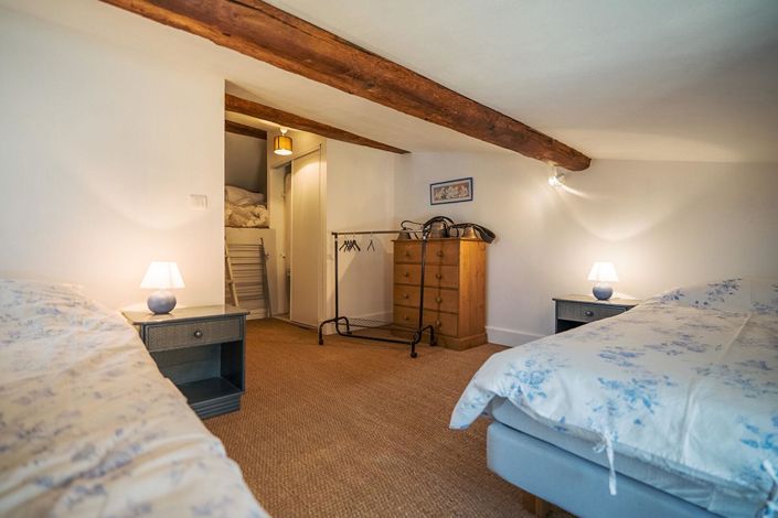 Image No.17-4 Bed House for sale