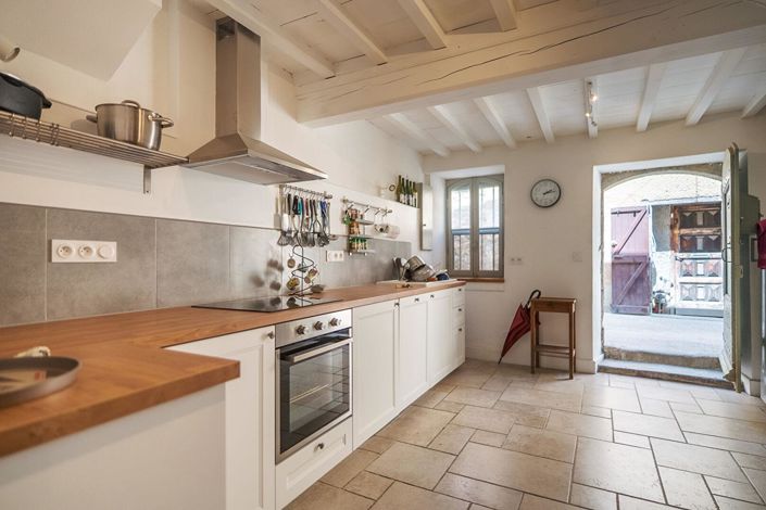 Image No.8-4 Bed House for sale