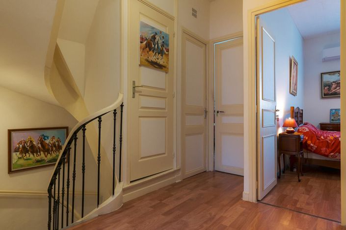 Image No.10-4 Bed House for sale