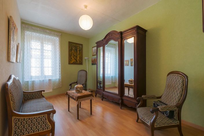 Image No.12-4 Bed House for sale