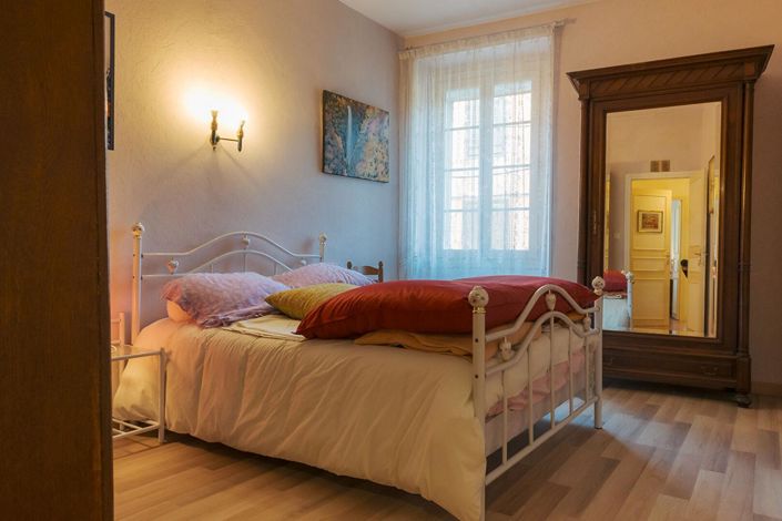 Image No.13-4 Bed House for sale