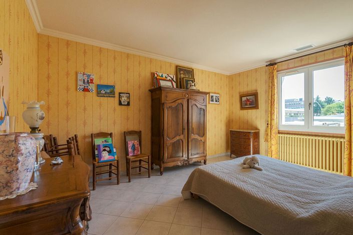 Image No.9-4 Bed House for sale