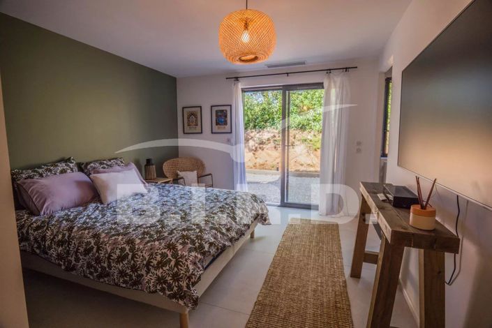 Image No.11-4 Bed House for sale