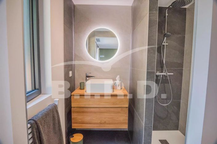 Image No.12-4 Bed House for sale