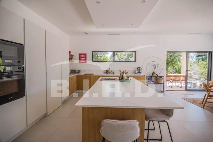 Image No.5-4 Bed House for sale