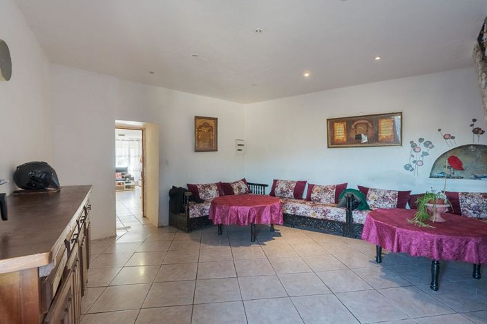 Image No.8-4 Bed House for sale