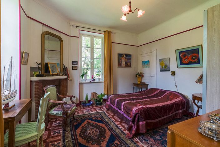 Image No.10-8 Bed House for sale