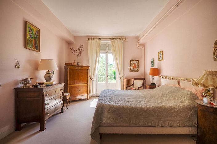 Image No.12-8 Bed House for sale