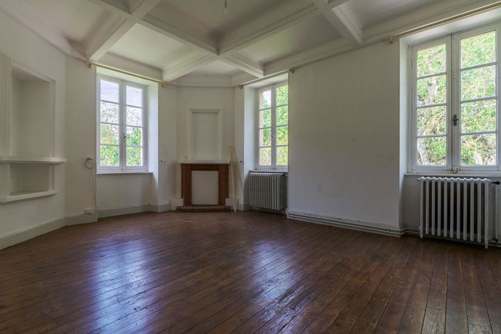 Image No.18-8 Bed House for sale