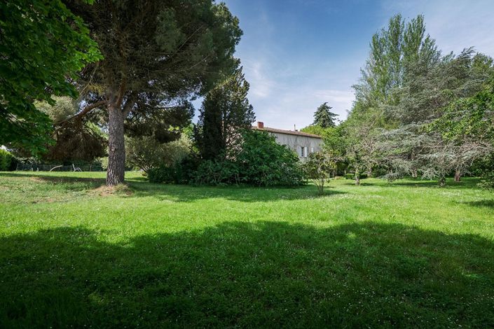 Image No.6-8 Bed House for sale