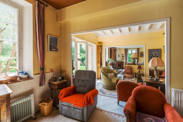 Image No.7-8 Bed House for sale