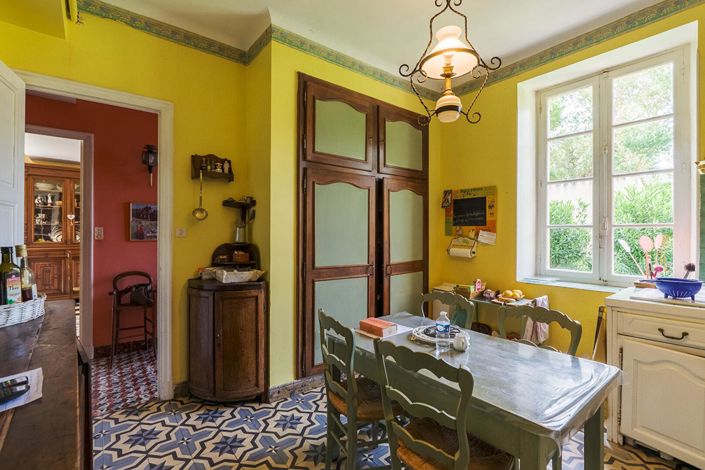 Image No.9-8 Bed House for sale