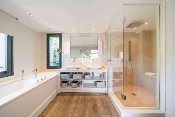 Image No.15-5 Bed House for sale