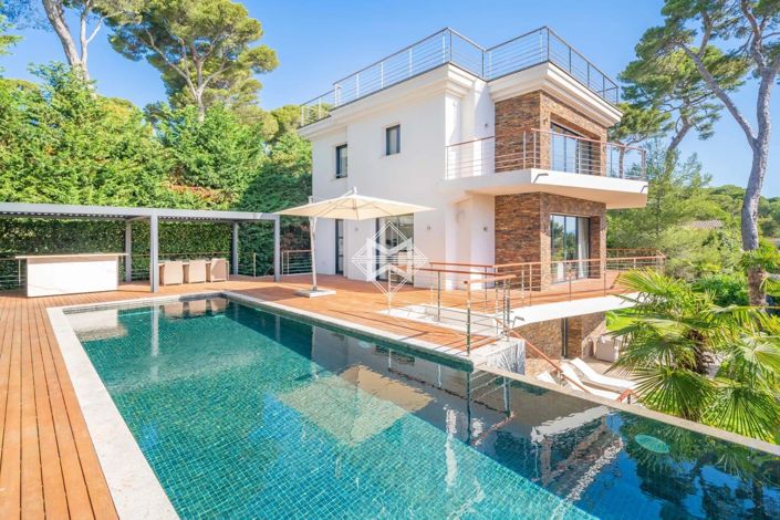 Image No.18-5 Bed House for sale