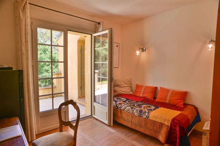 Image No.10-4 Bed House for sale