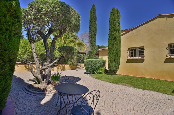 Image No.19-4 Bed House for sale