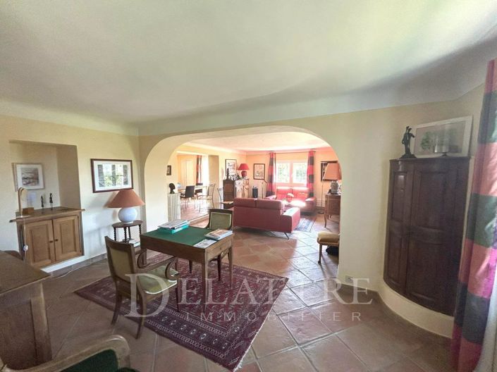 Image No.5-7 Bed House for sale