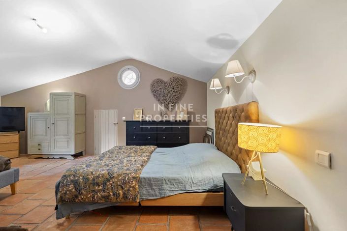 Image No.22-4 Bed House for sale