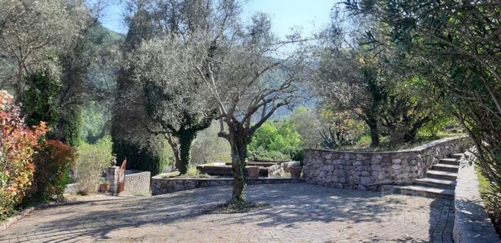 Image No.12-2 Bed House for sale