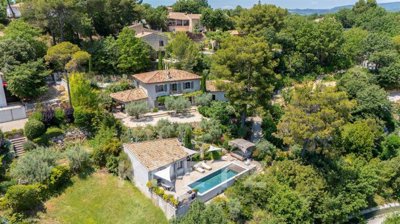 1 - Pierrevert, House