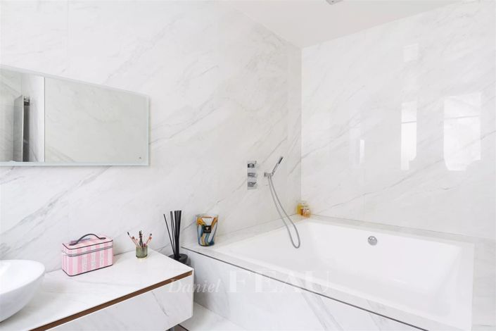 Image No.16-4 Bed House for sale