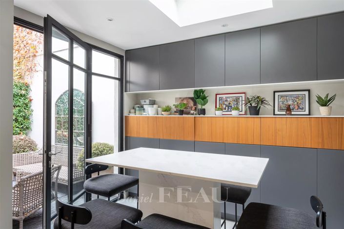 Image No.8-4 Bed House for sale