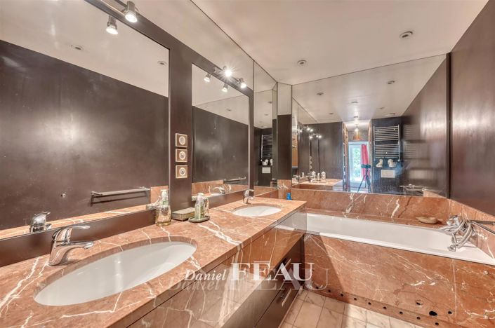 Image No.21-3 Bed Apartment for sale