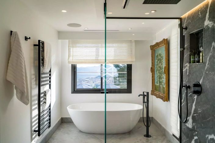 Image No.13-6 Bed House for sale