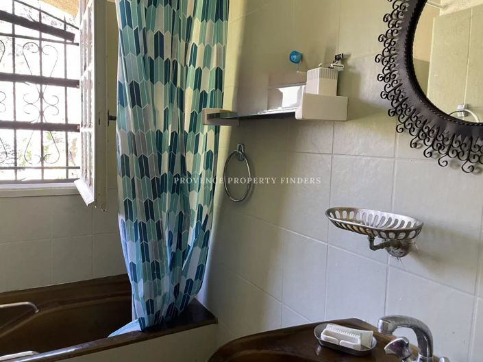 Image No.10-5 Bed House for sale