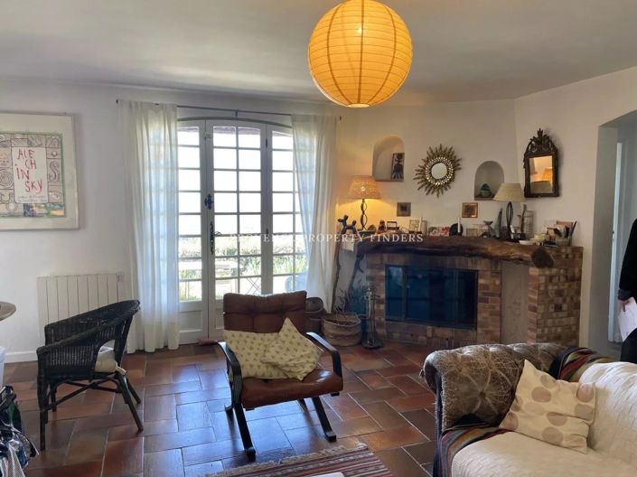 Image No.4-5 Bed House for sale