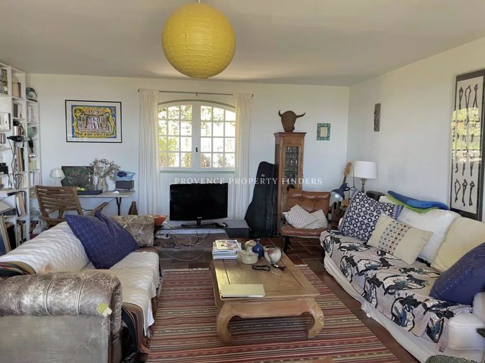 Image No.5-5 Bed House for sale