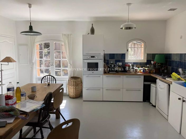 Image No.6-5 Bed House for sale