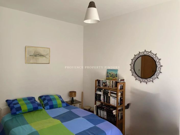 Image No.9-5 Bed House for sale