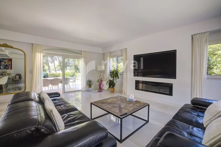 Image No.6-3 Bed House for sale