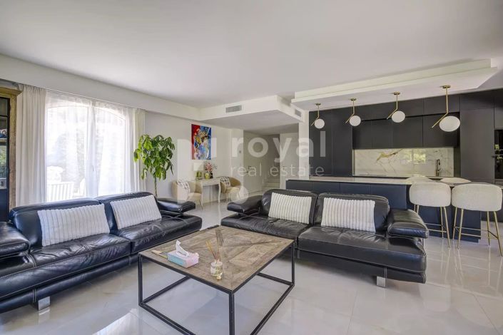 Image No.8-3 Bed House for sale