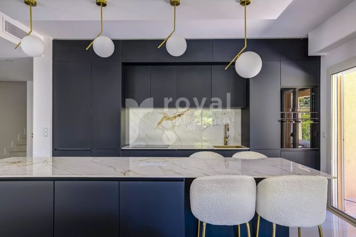 Image No.9-3 Bed House for sale