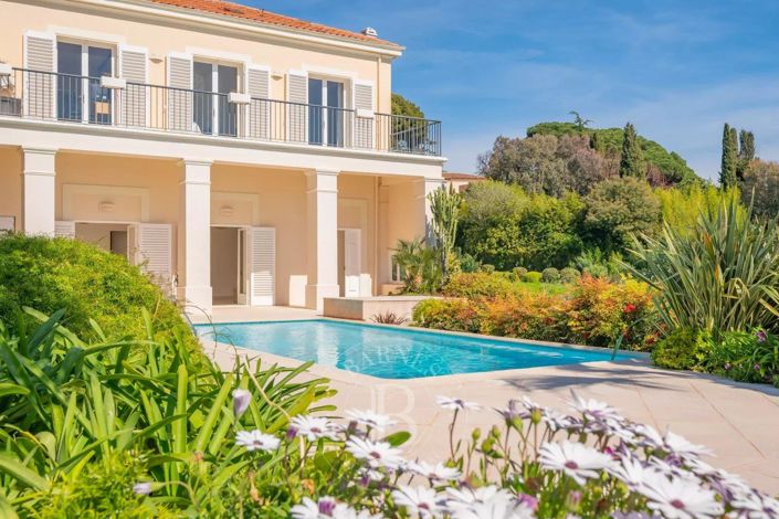 Image No.18-4 Bed House for sale