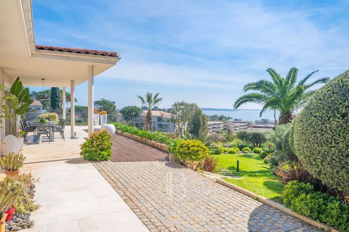 Image No.8-4 Bed House for sale