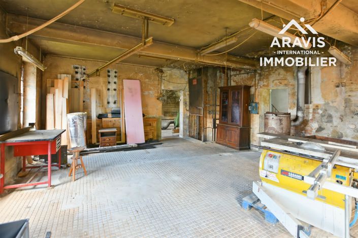 Image No.8-5 Bed House for sale