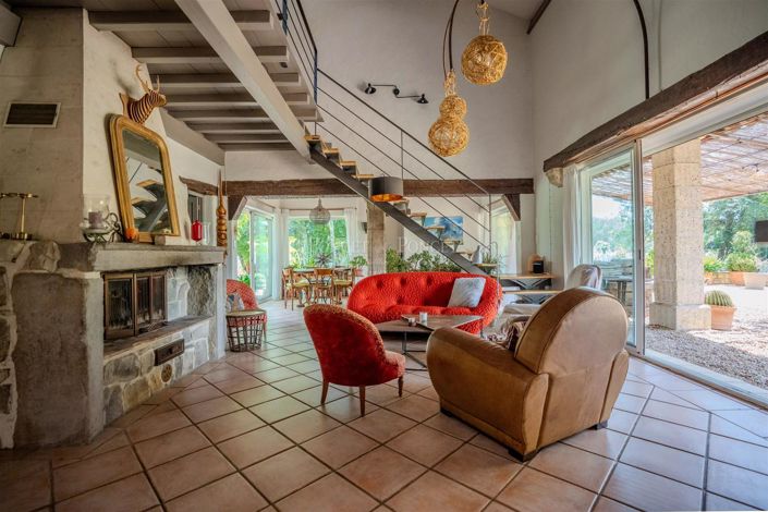 Image No.7-7 Bed House for sale