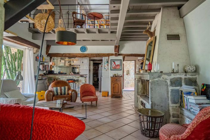 Image No.8-7 Bed House for sale